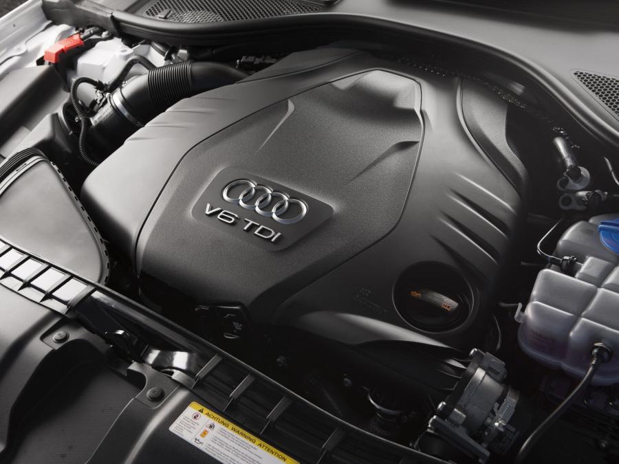 Моторный отсек Audi A6 Allroad 3.0 TDI Quattro (4G, C7) 2012 года  (AU) (фото 2 из 12)